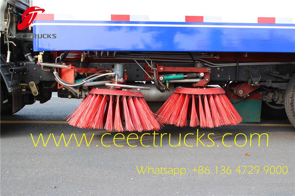 Dongfeng 4 CBM road sweeper truck export Ecuador Dongfeng 4 CBM road sweeper truck export Ecuador