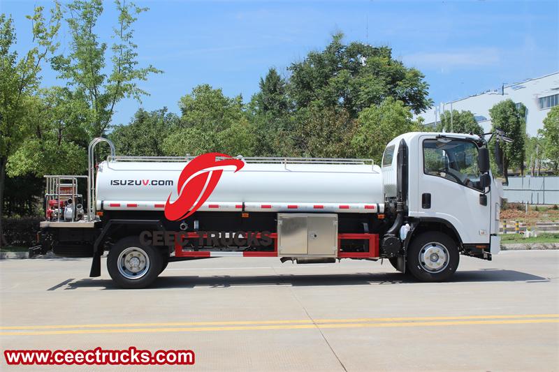 Isuzu 4x4 4cbm off-road potable water tanker Isuzu 4x4 4cbm off-road potable water tanker