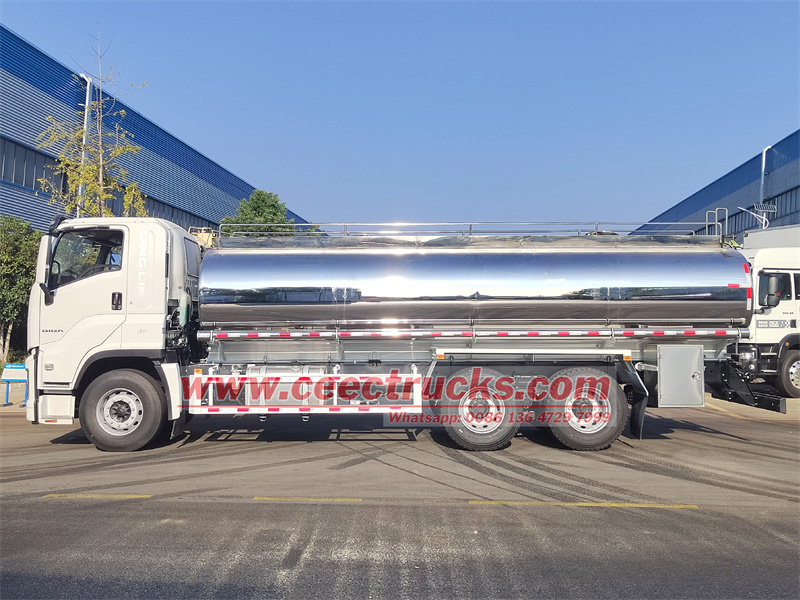 Isuzu GIGA 20000L potable water truck
