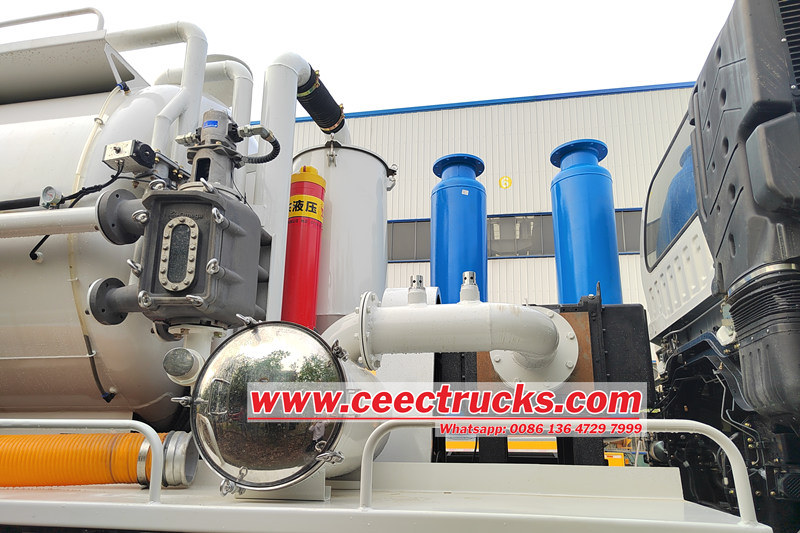 Isuzu vacuum suction truck