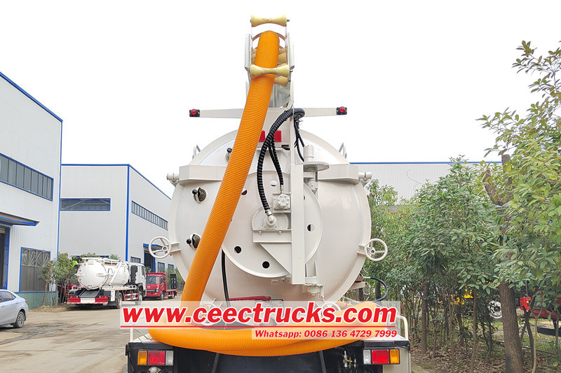 Isuzu giga truck mounted sewer jetter