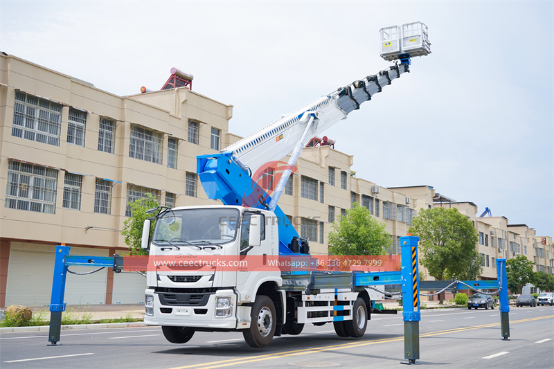 ISUZU FTR 45m aerial platform truck ISUZU FTR 45m aerial platform truck