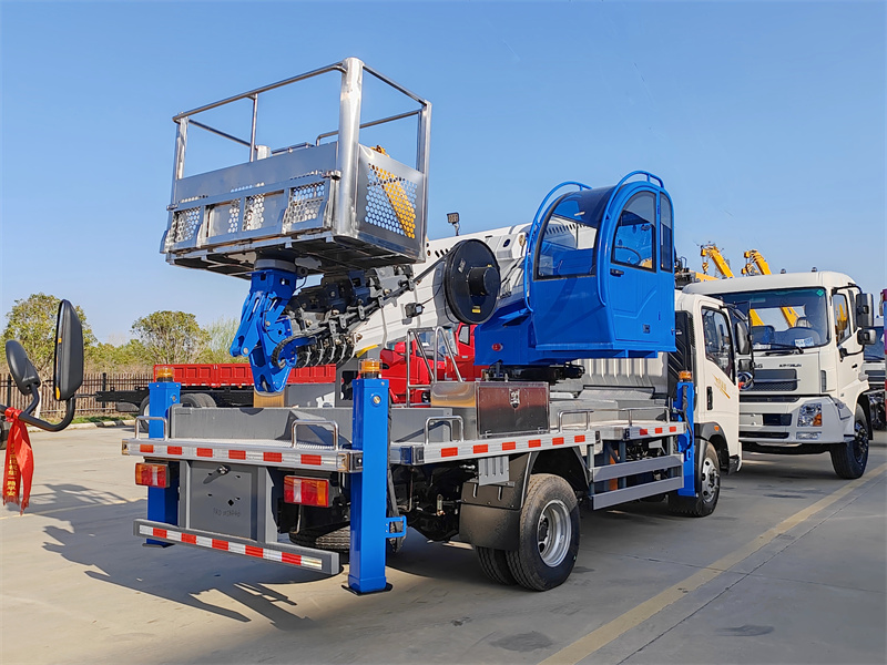 Howo 18m aerial platform truck