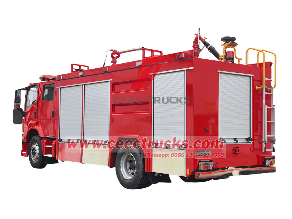 Isuzu dry powder fire truck