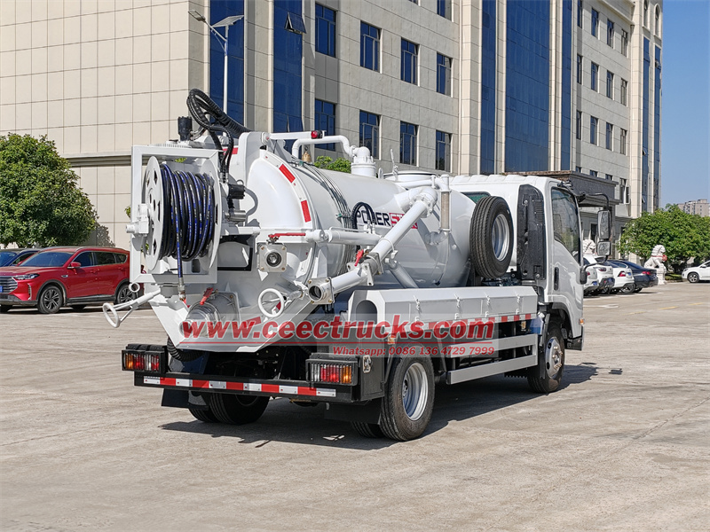 Isuzu KV100 combination sewer jetting truck
