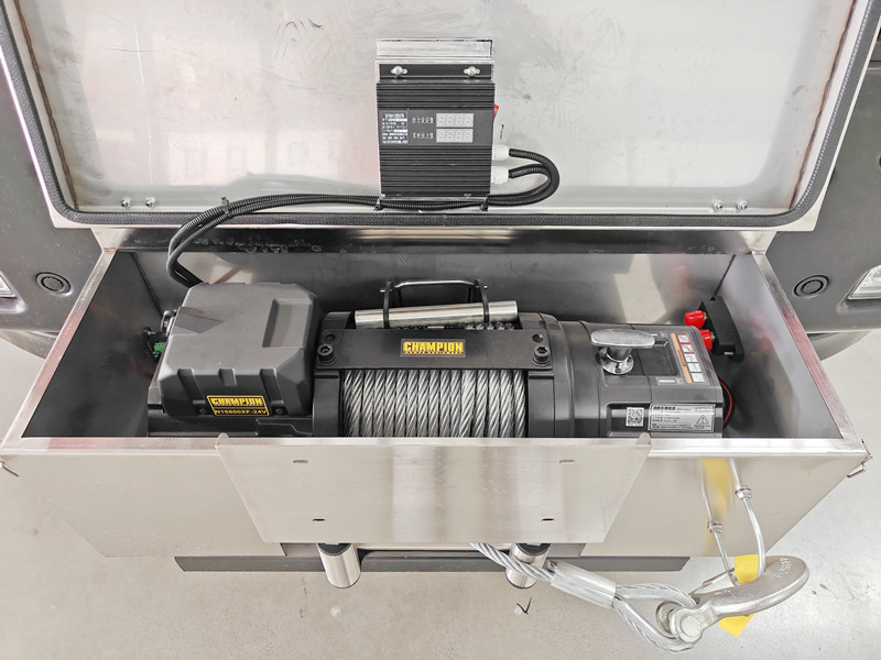 HOWO rescue fire truck front mounted with towing winch