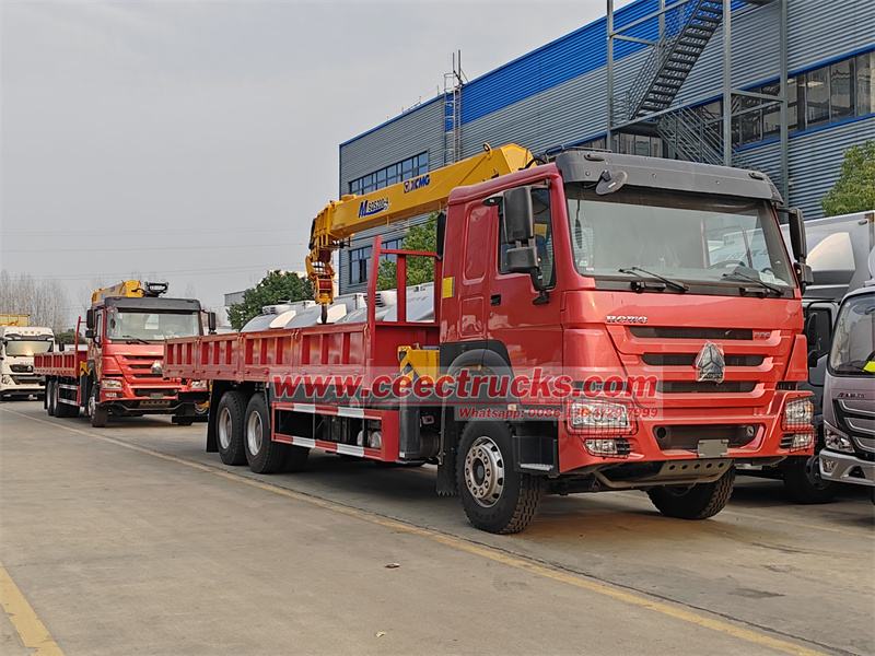 Howo 8T flatbed boom crane truck