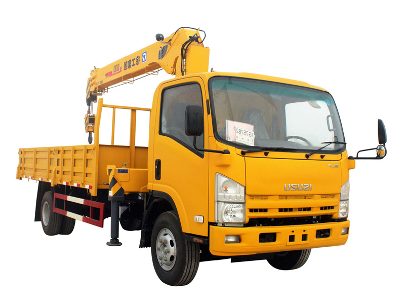 ISUZU NPR cargo truck with telescopic crane 