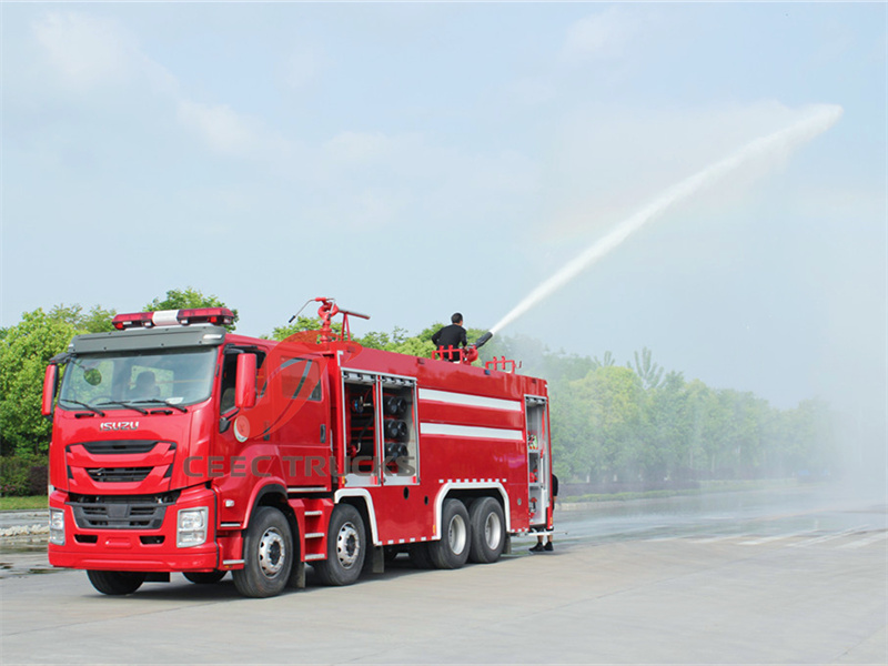Isuzu GIGA fire fighting truck