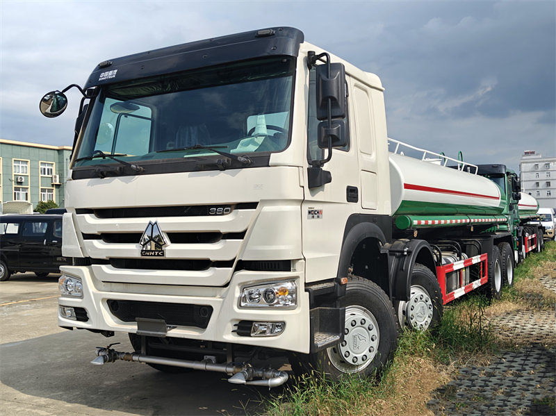 Howo 8X4 water tank truck
