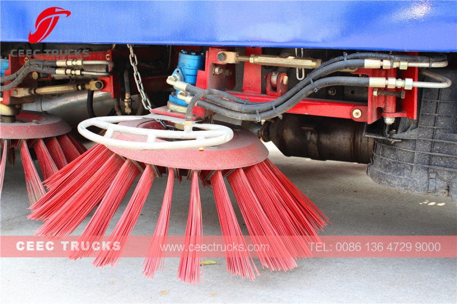 東風5CBM道路清掃車