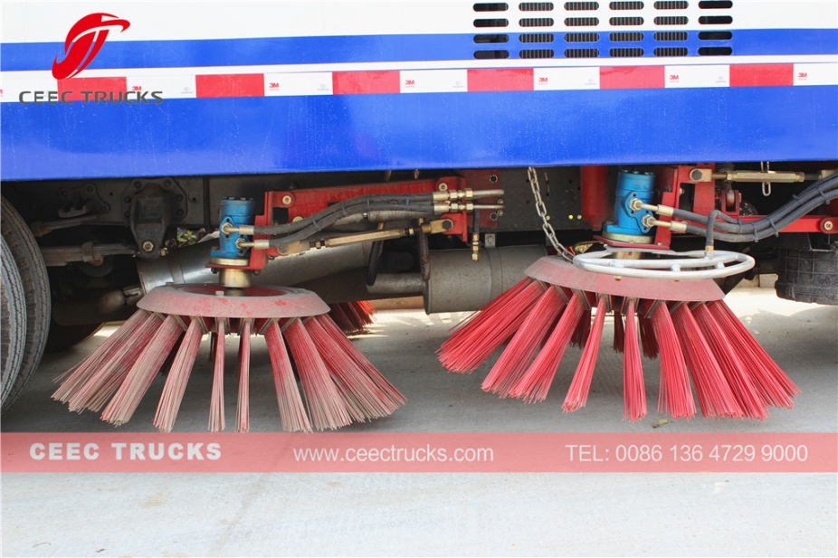 東風5CBM道路清掃車