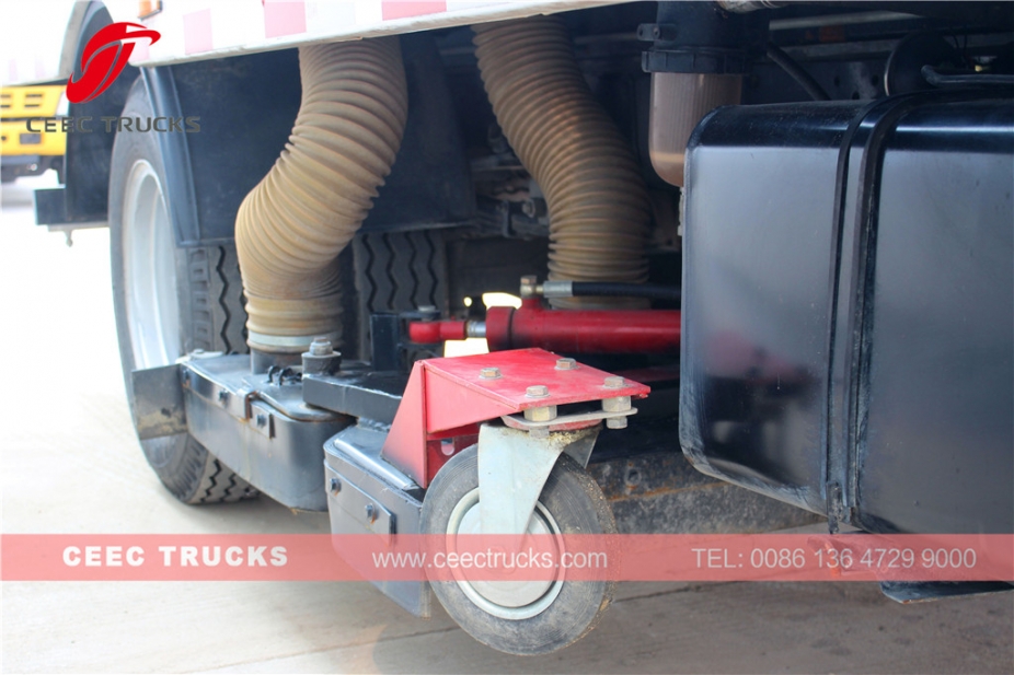 いすゞ5CBM真空道路清掃車