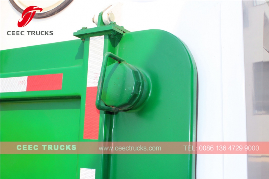 いすゞ5CBM真空道路清掃車