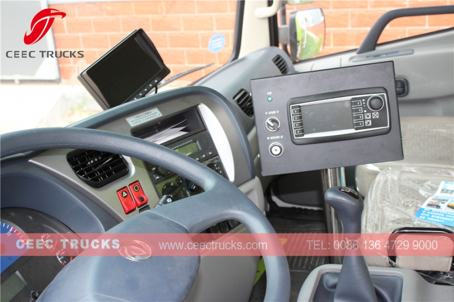 東風12,000L道路清掃車両