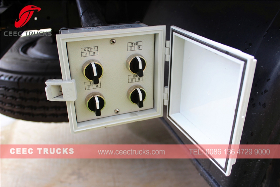 東風12,000L道路清掃車両