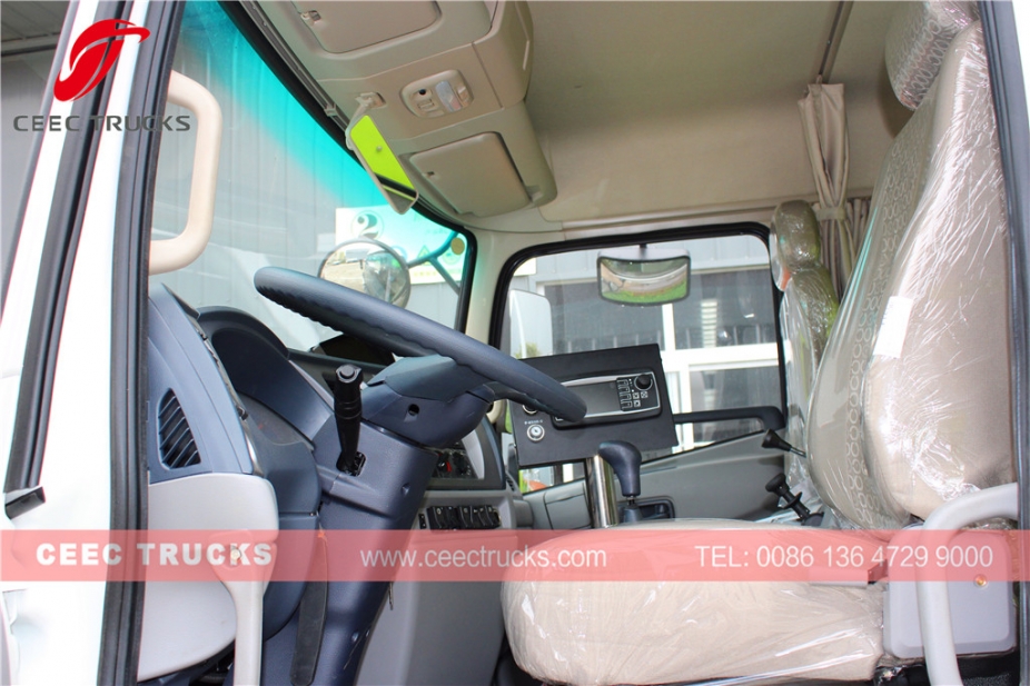 東風12,000L道路清掃車両