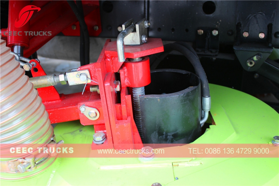 東風12,000L道路清掃車両