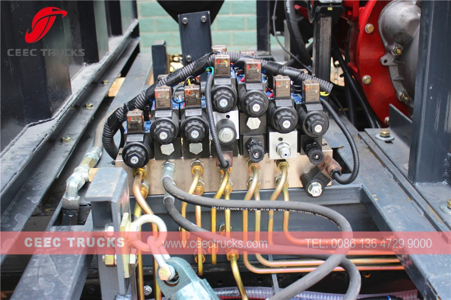 いすゞ12CBM道路清掃車