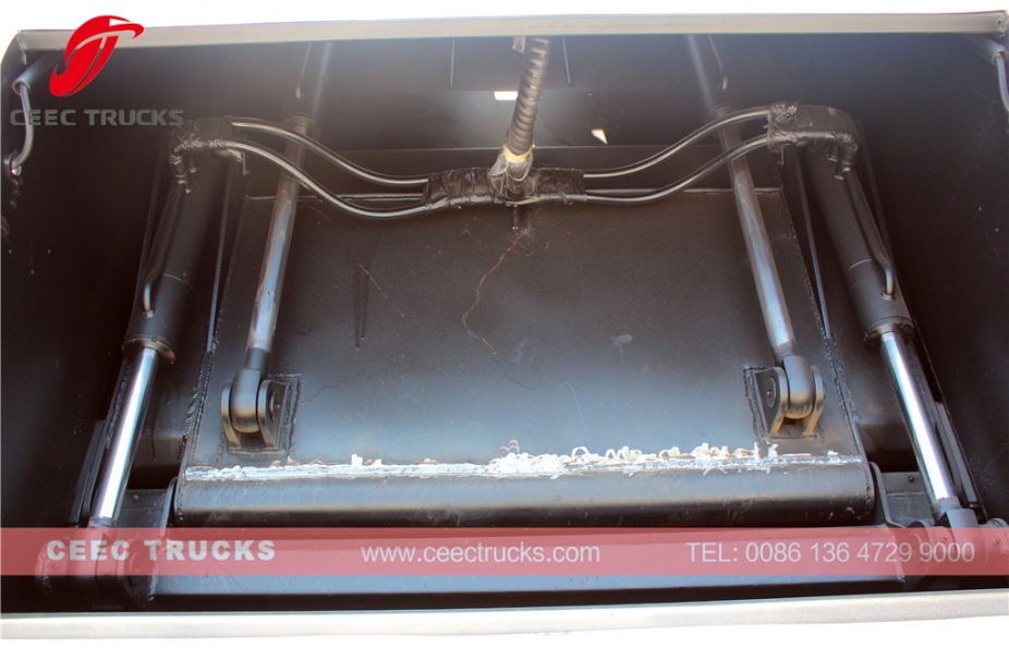 いすゞ5000Lごみ圧縮車両