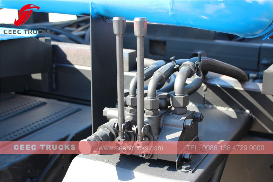 東風10,000L真空下水処理車