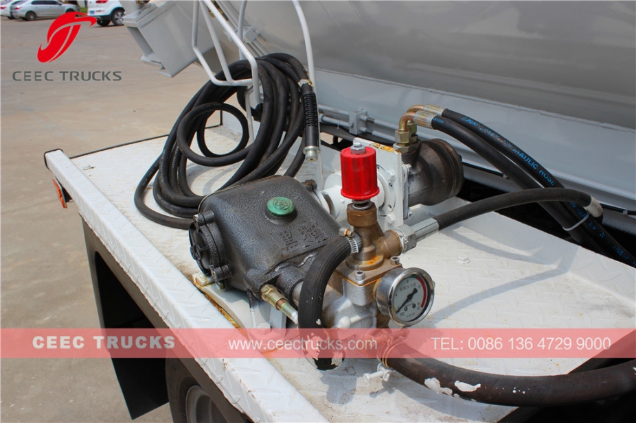 いすゞ4,000L厨房ごみタンカートラック