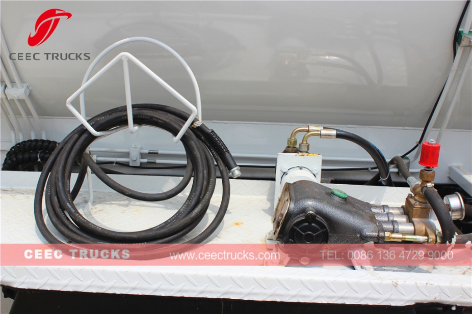 いすゞ4,000L厨房ごみタンカートラック