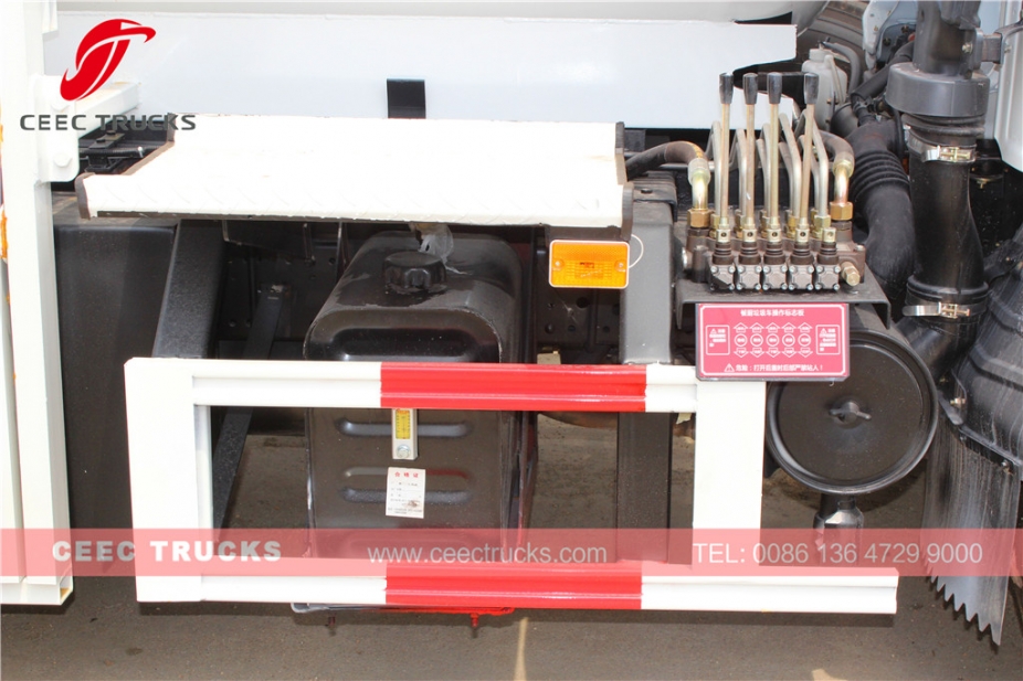 いすゞ4,000L厨房ごみタンカートラック