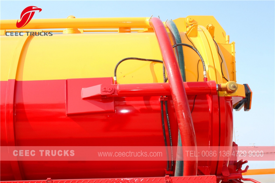 東風10,000L汲み取り車