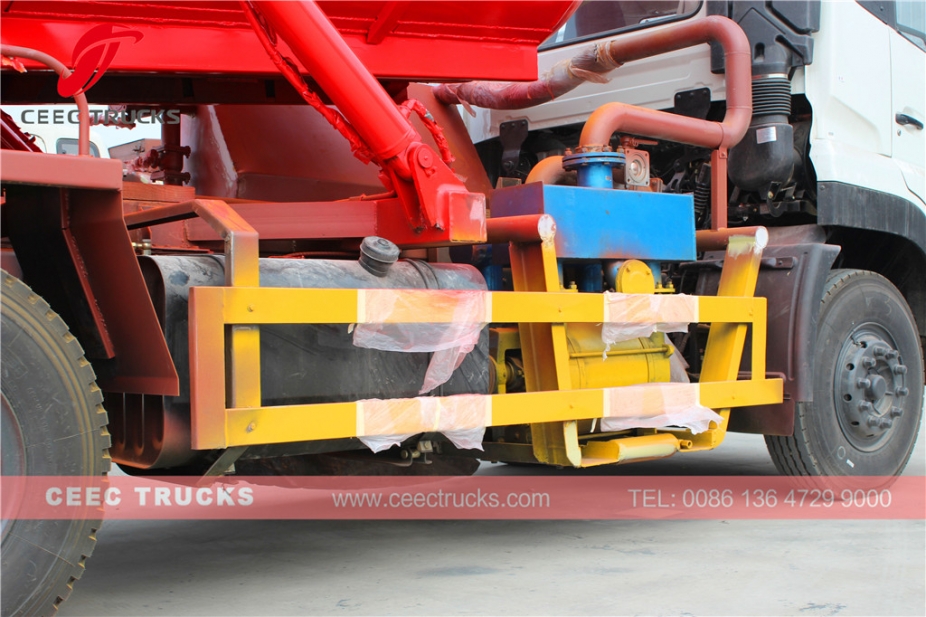 東風16CBM真空汚水吸引タンク車