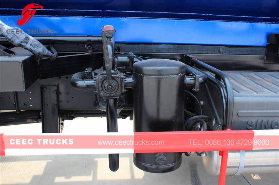 HOWO右ハンドルモデル10,000L真空下水車