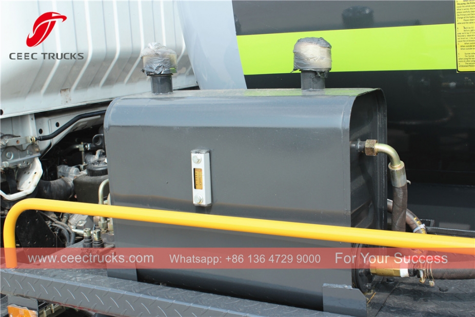 いすゞ8CBM汚水処理車