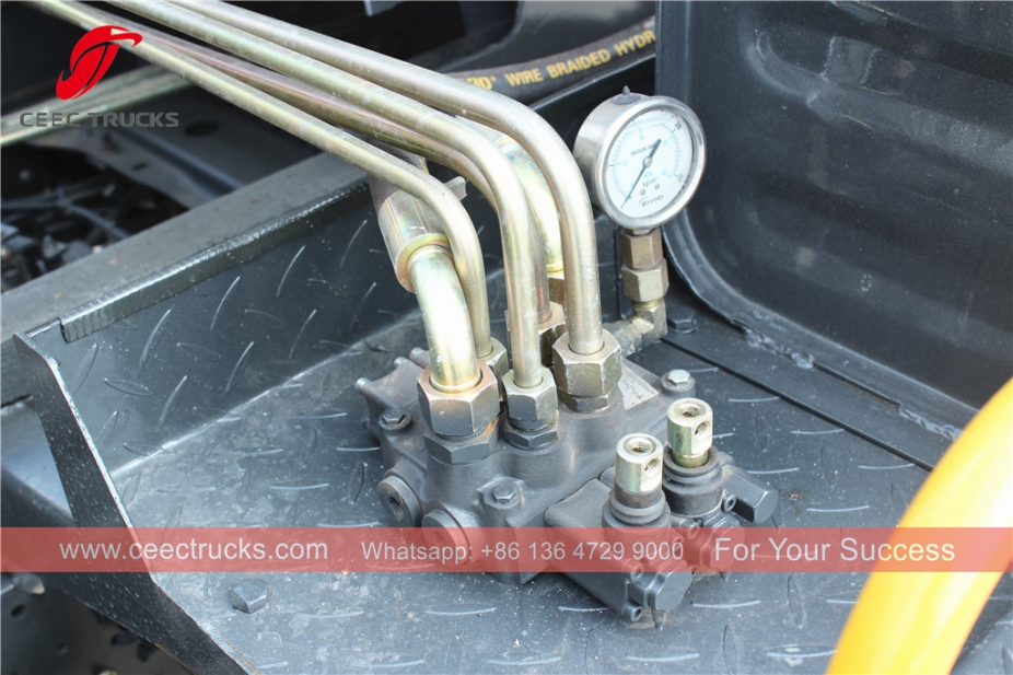 いすゞ8CBM汚水処理車