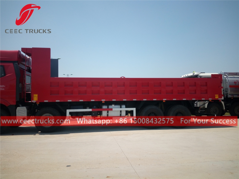 8x4ダンプトラックFAW