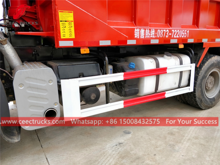 FAW 6x4ダンプトラック