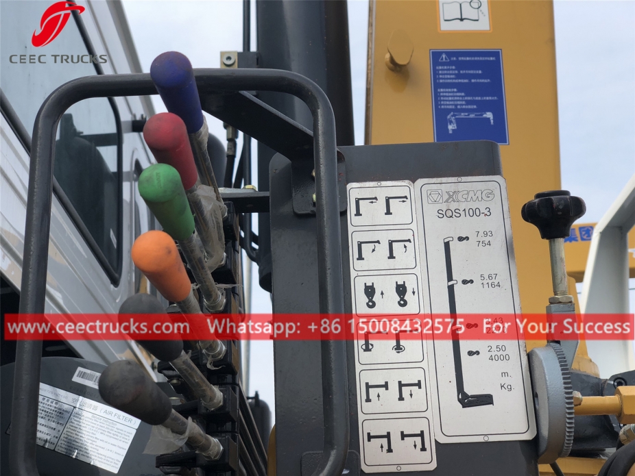 4トン テレスコピック クレーン車 HOWO