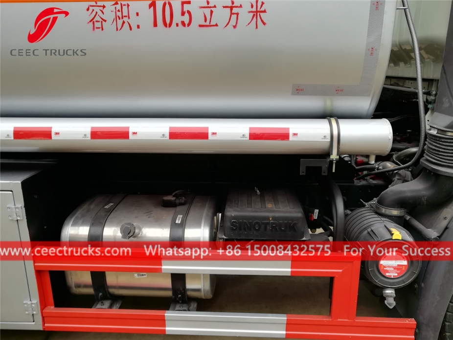 10.5CBM豪沃燃料タンカー