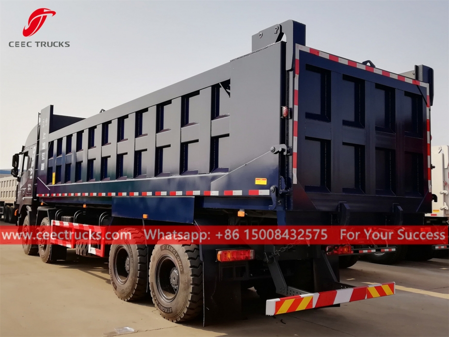 IVECO 8x4ダンプトラック