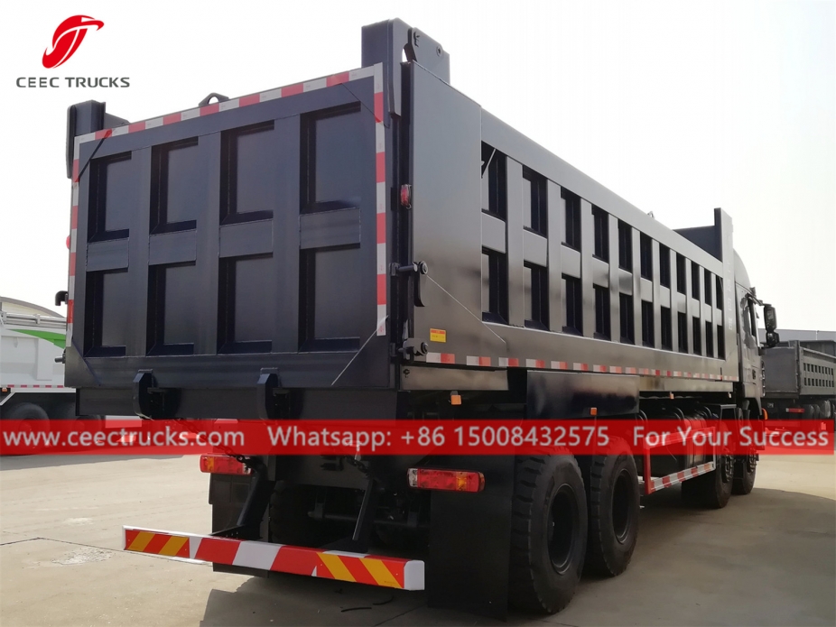 IVECO 8x4ダンプトラック