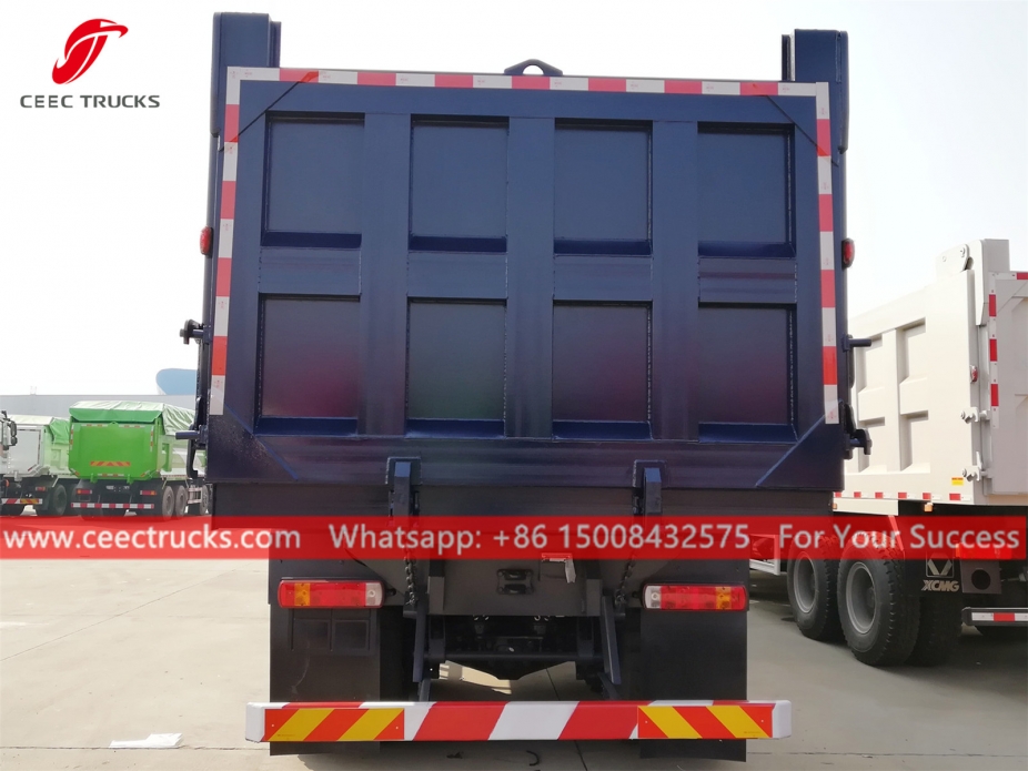 IVECO 8x4ダンプトラック