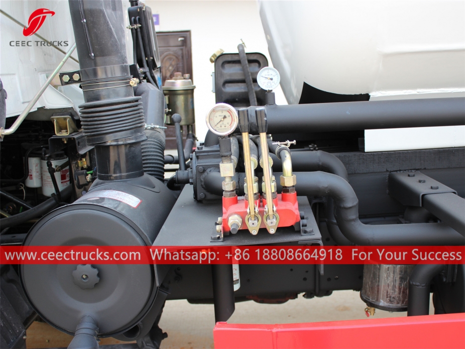 10,000リットル吸引タンク 東風