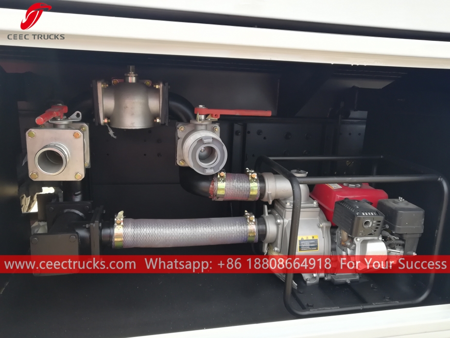 東風4×4ウォータータンクローリー