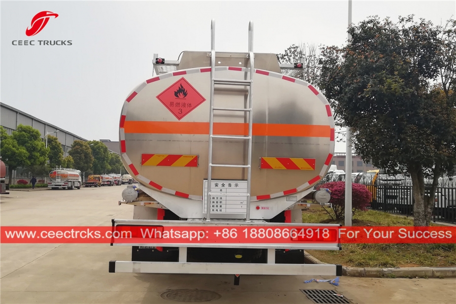 中国重汽8x4燃料輸送トラック