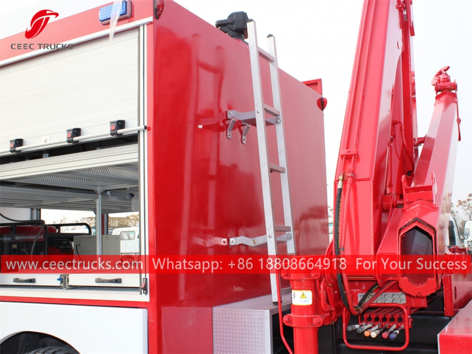 いすゞFVRレスキュー車 クレーン付き