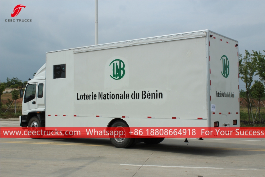 いすゞFTR移動ステージトラック