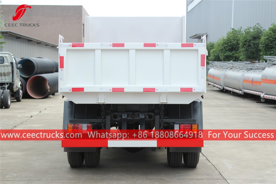 いすゞオフロードダンプトラック