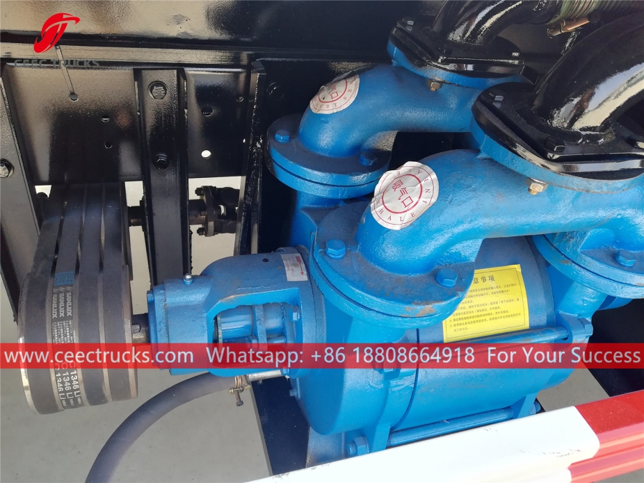 東風4,500リットル浄化槽吸引車