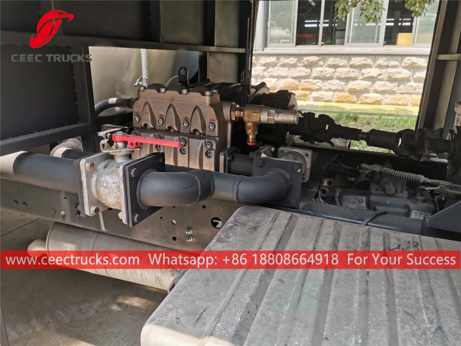 JAC 8CBM高圧洗浄車