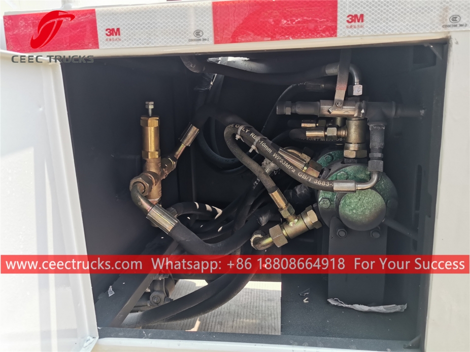 JAC 8CBM高圧洗浄車