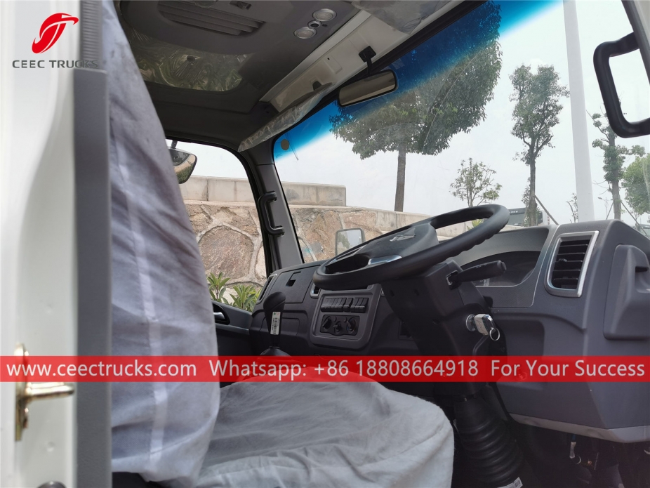 右ハンドル式ごみ圧縮車 豪沃